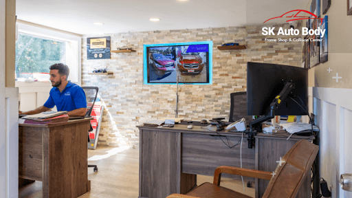 Do Autobody Shops near Newton, MA Handle Insurance Claim Repairs_