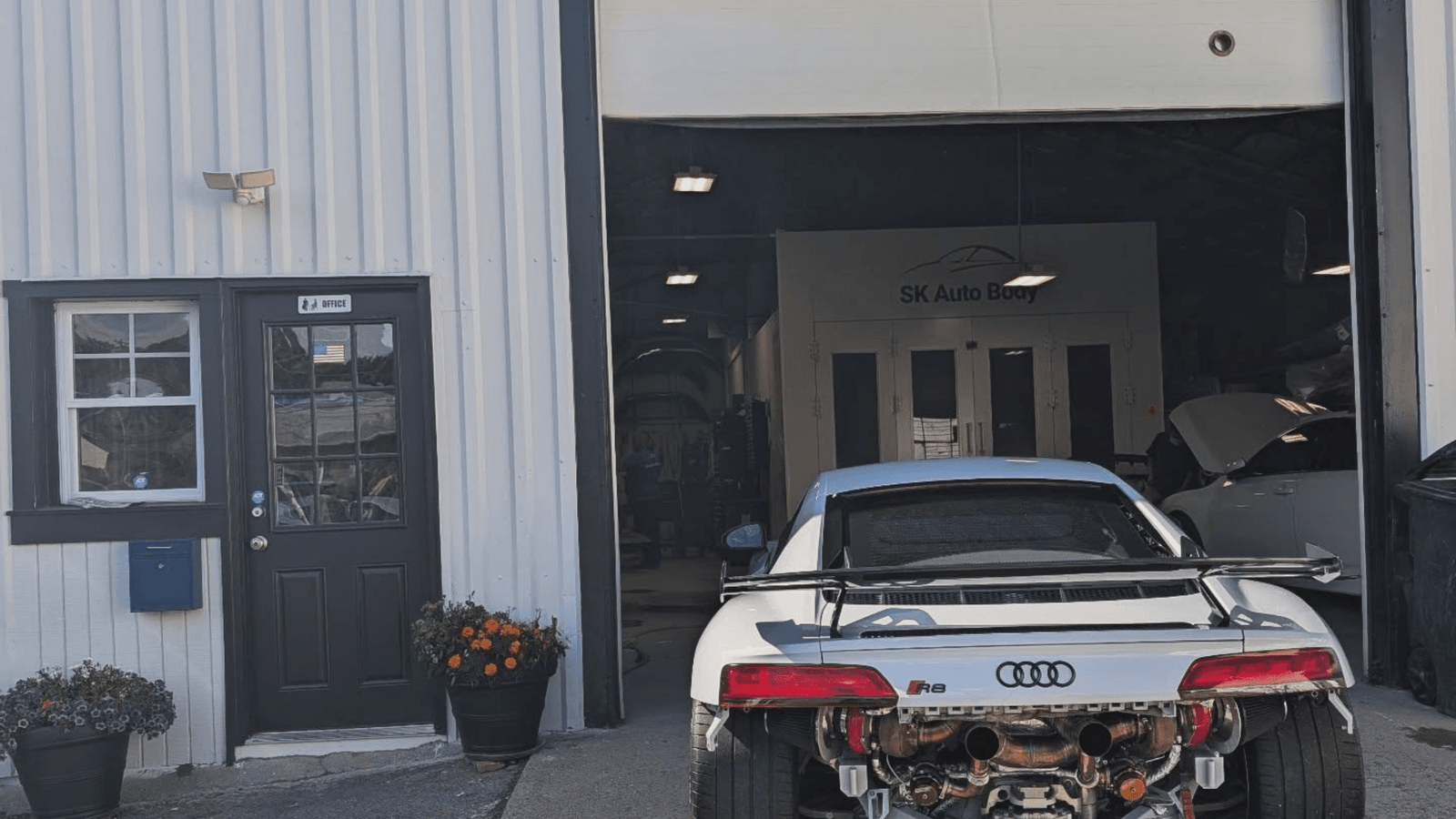 body shop vs dealership